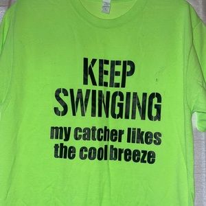 Pitcher shirt size med